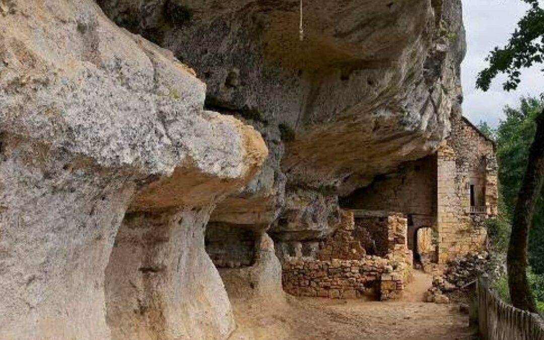 VILLAGE TROGLODYTIQUE DE LA MADELEINE